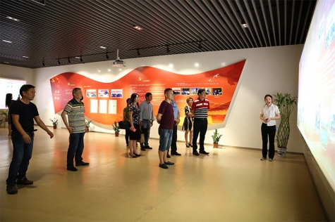 中法集团领导来太阳集团官网交流党建工作